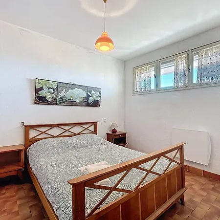 Apartment Charming T2 With Terrace On The Seafront *